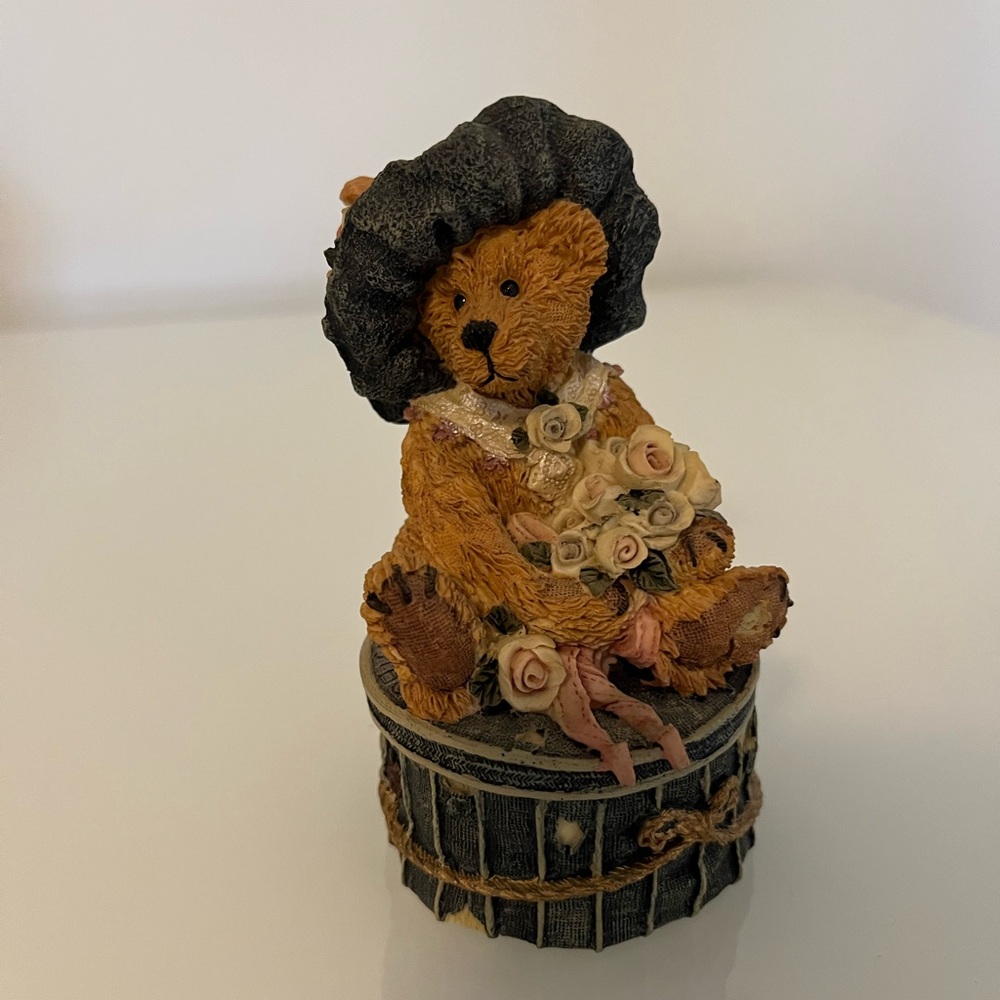 Victoria …The Lady ~Boyd’s Bears